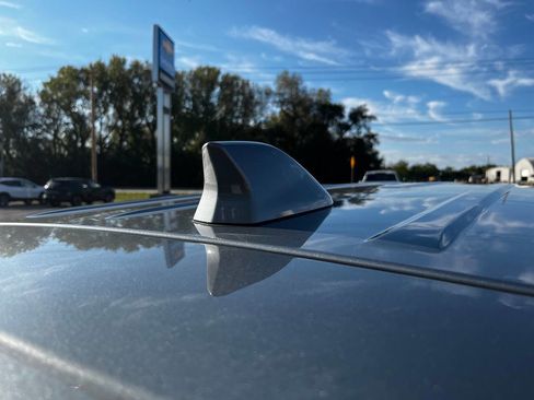 Used 2024 GMC Terrain SLE image 16