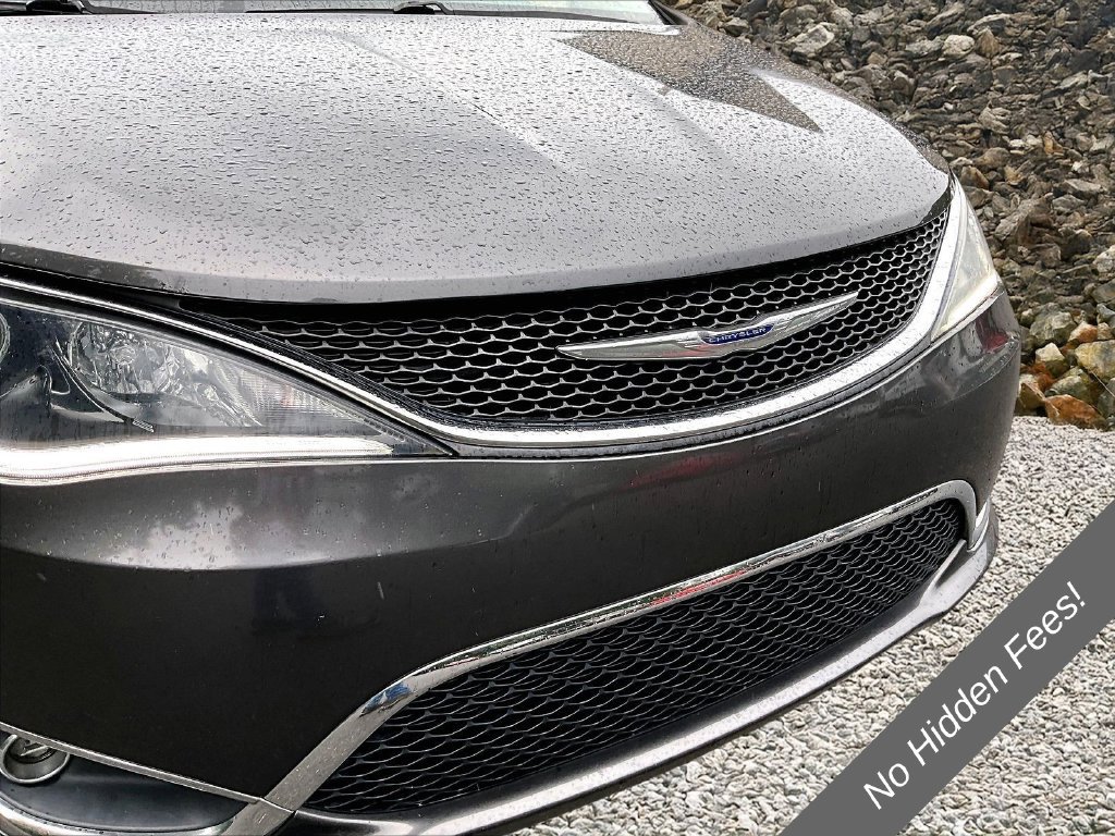 Used 2019 Chrysler Pacifica Limited FWD image 26