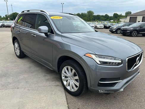 Used 2018 Volvo XC90 T5 Momentum AWD/4WD image 3