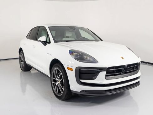 Certified 2026 Porsche Macan AWD/4WD image 13