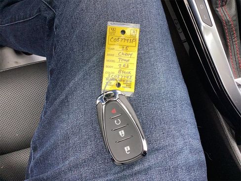 Used 2025 Chevrolet Trax RS w/ Driver Confidence Package image 29