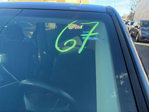 Used 2019 Dodge Grand Caravan SE w/ UConnect Hands-Free Group image 34