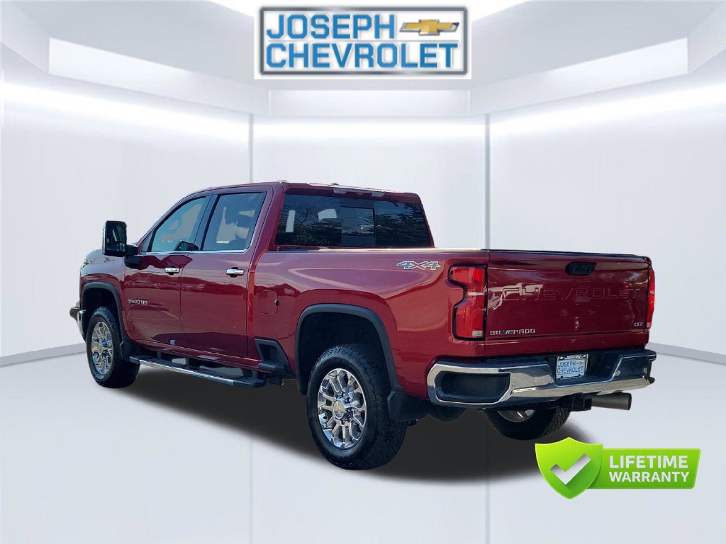 Used 2025 Chevrolet Silverado 3500 LTZ w/ LTZ Convenience Package AWD/4WD image 4