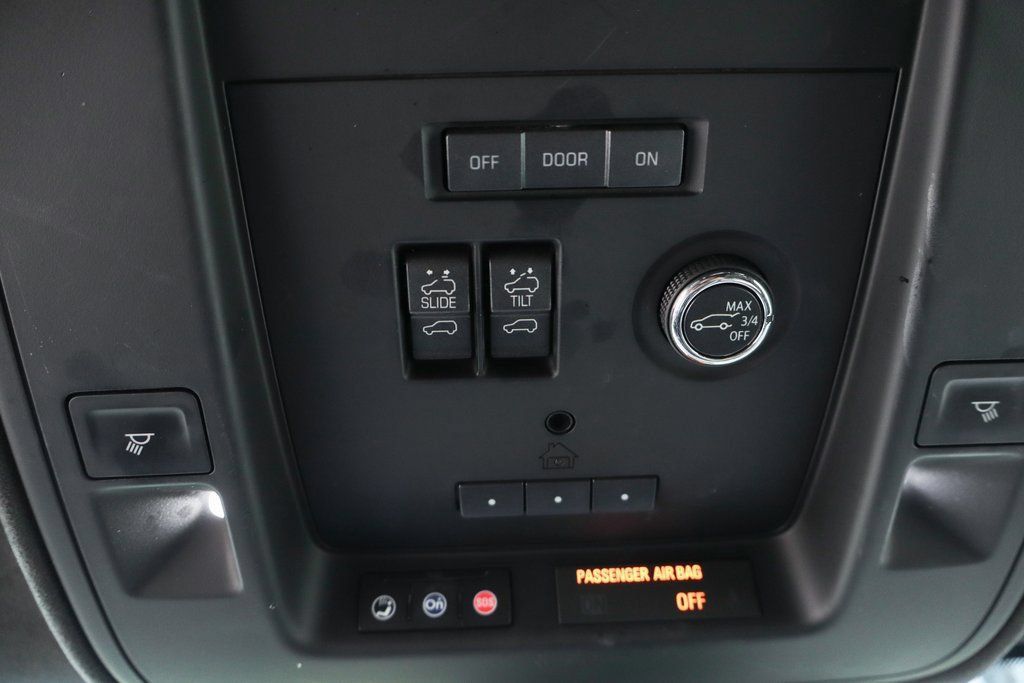 Used 2019 Cadillac Escalade Platinum AWD/4WD image 30