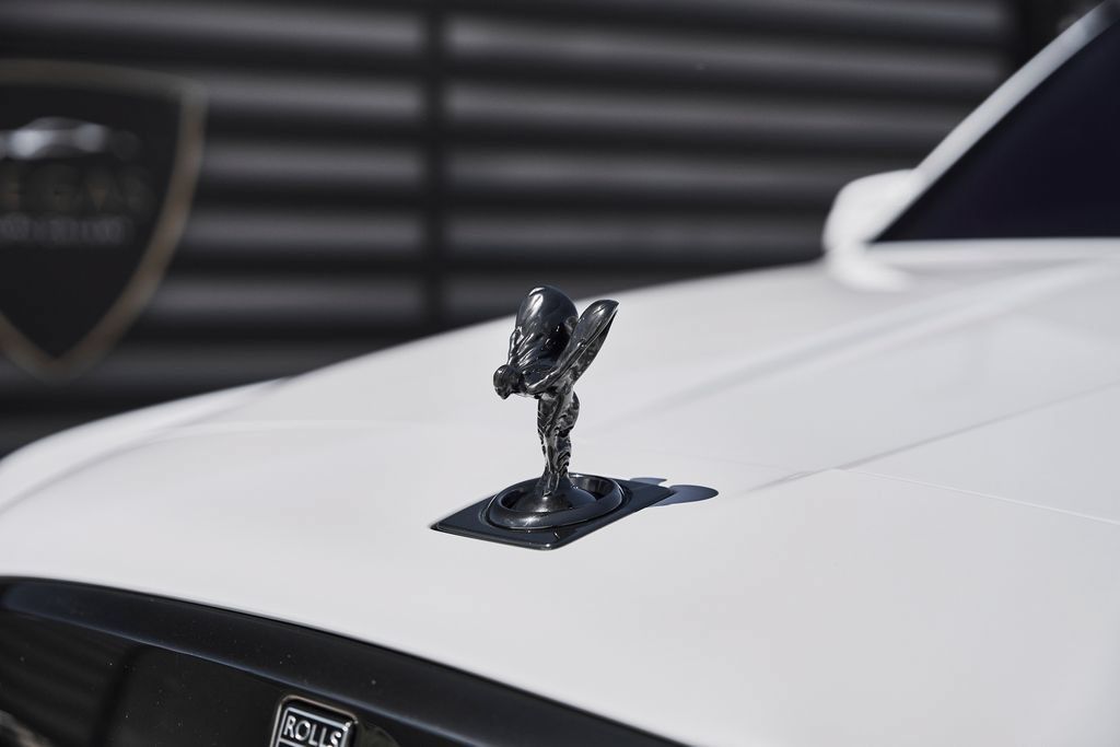 Used 2024 Rolls-Royce Cullinan Black Badge w/ Dark Exterior Package AWD/4WD image 7