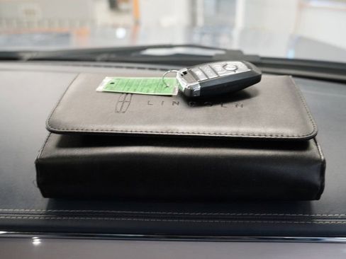 Used 2021 Lincoln Navigator L Black Label w/ Cargo Convenience Package image 41