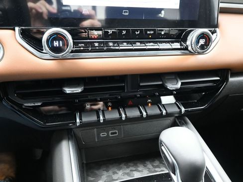 New 2026 GMC Canyon AT4 image 17