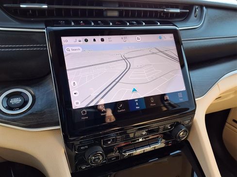 Used 2022 Jeep Grand Cherokee Limited image 7