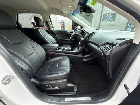 Used 2019 Ford Edge Titanium w/ Cold Weather Package AWD/4WD image 9