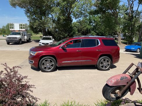 Used 2018 GMC Acadia Denali w/ Technology Package AWD/4WD image 6