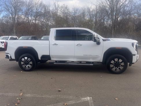Used 2024 GMC Sierra 3500 Denali w/ Denali Reserve Package image 7