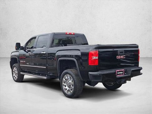 Used 2015 GMC Sierra 2500 Denali w/ Duramax Plus Package image 8