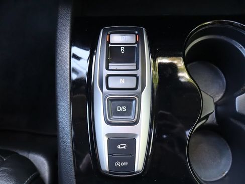 Used 2016 Honda Pilot Touring image 39