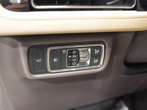 Used 2023 Lincoln Aviator Reserve w/ Equipment Group 201A image 19