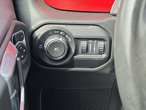 Used 2022 Jeep Wrangler Unlimited Rubicon w/ LED Lighting Group AWD/4WD image 32