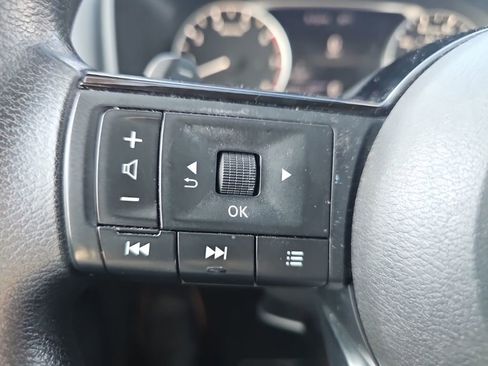 Used 2023 Nissan Rogue SV FWD image 38