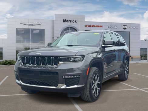 Used 2023 Jeep Grand Cherokee L Limited AWD/4WD image 4