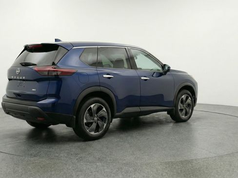 Used 2025 Nissan Rogue SV AWD/4WD image 9