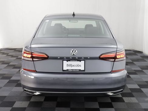 Used 2022 Volkswagen Passat 2.0T FWD image 16