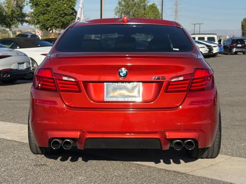 Used 2013 BMW M5 RWD image 9