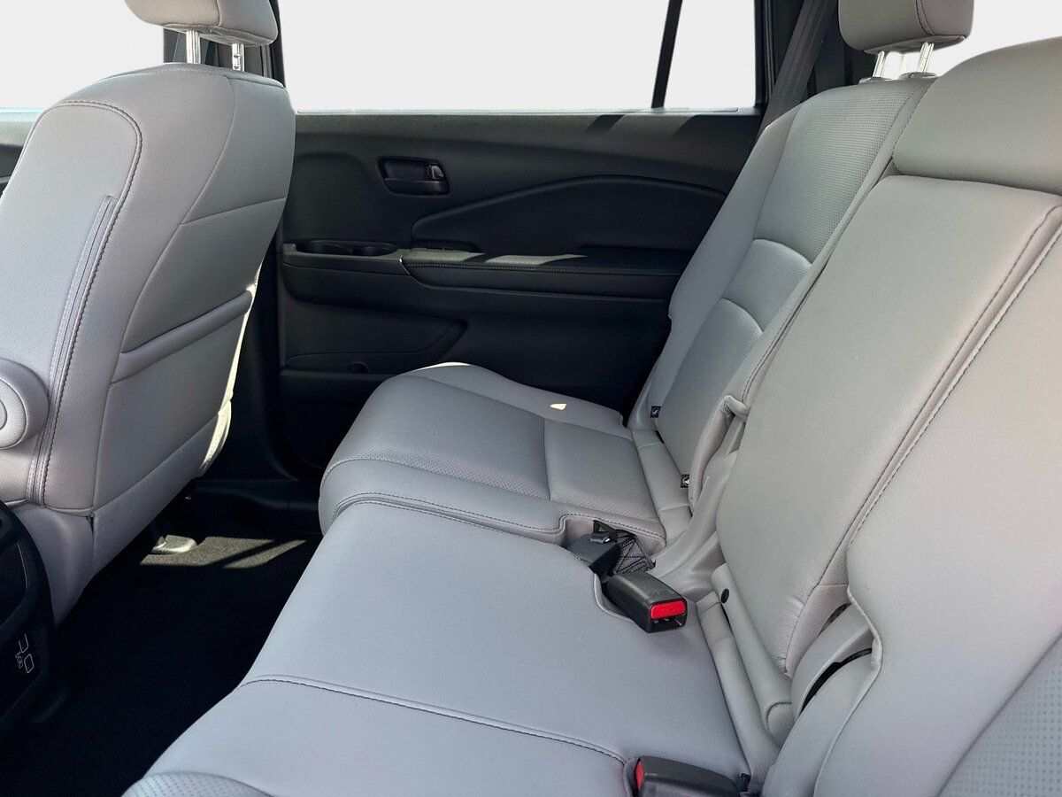 Used 2023 Honda Passport EX-L image 13