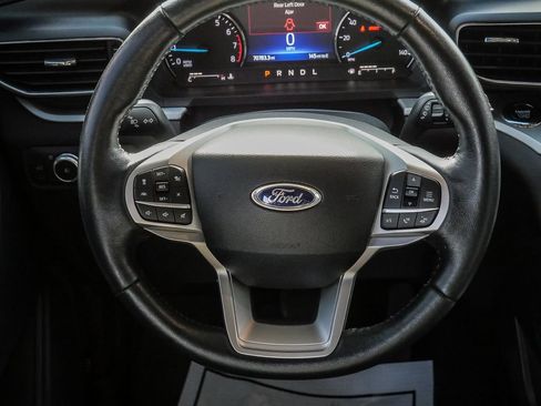 Used 2022 Ford Explorer XLT w/ Equipment Group 202A AWD/4WD image 48
