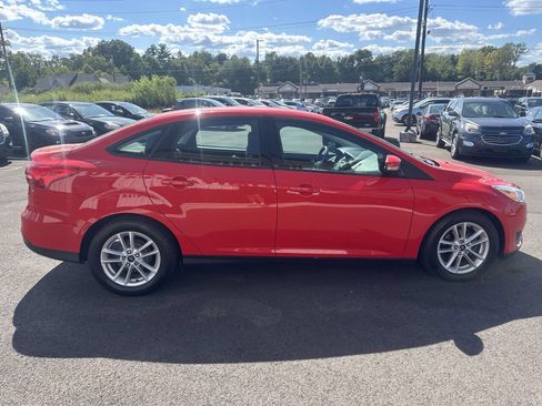 Used 2017 Ford Focus SE image 9