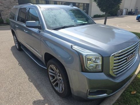 Used 2019 GMC Yukon XL SLT w/ Premium Edition AWD/4WD image 4
