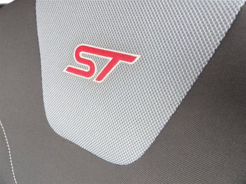 Used 2018 Ford Focus ST image 23