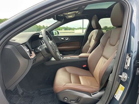 Certified 2025 Volvo V60 B5 Cross Country Plus AWD/4WD image 18