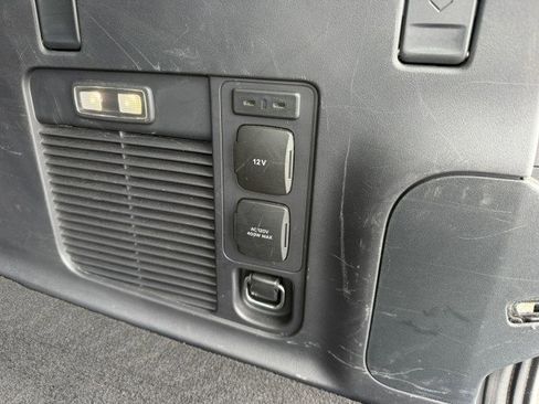 Used 2025 Ford Expedition Max Platinum AWD/4WD image 16