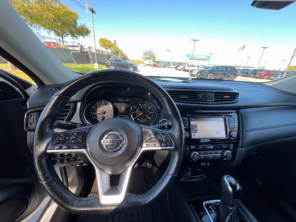 Used 2017 Nissan Rogue SL w/ SL Premium Package AWD/4WD image 36