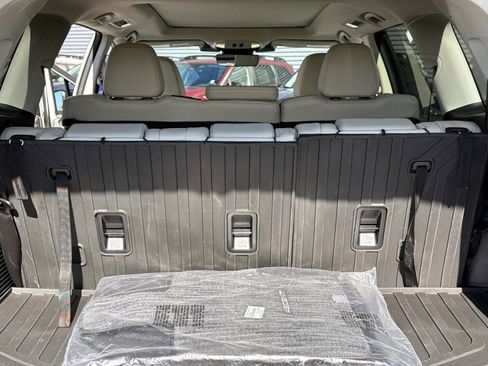 Certified 2025 Subaru Ascent Limited w/ Popular Package #1 image 12