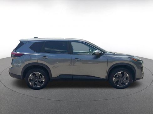 Used 2025 Nissan Rogue SV AWD/4WD image 16