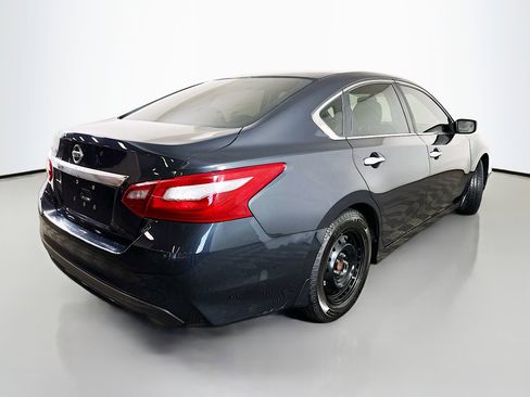 Used 2018 Nissan Altima 2.5 S w/ S Convenience Package image 7