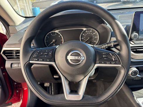 Used 2025 Nissan Altima 2.5 SV image 28