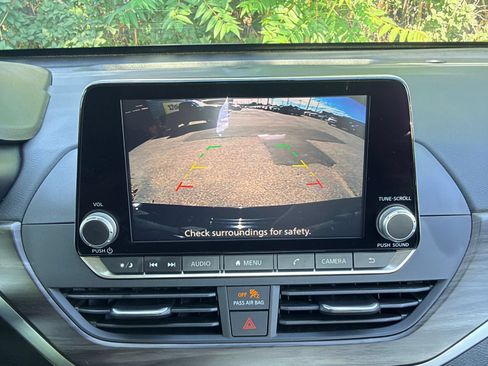 Used 2025 Nissan Altima 2.5 SV FWD image 23