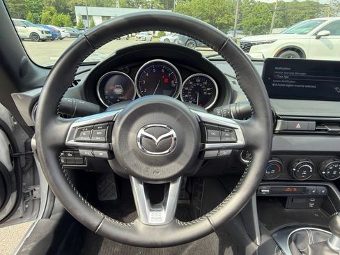 Used 2025 MAZDA MX-5 Miata RF Club w/ Weather Package RWD image 18