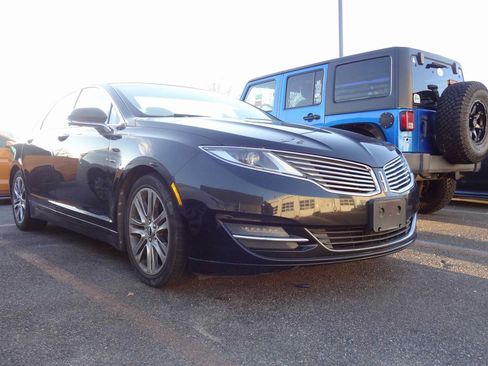 Used 2013 Lincoln MKZ image 1