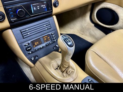 Used 2001 Porsche 911 Cabriolet image 21