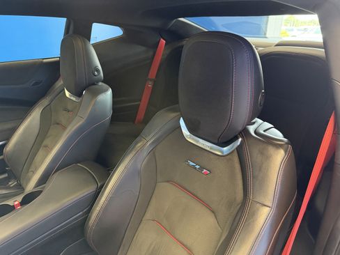 Used 2019 Chevrolet Camaro ZL1 RWD image 13