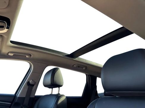 Used 2023 Hyundai Santa Fe SEL w/ Premium Package image 16