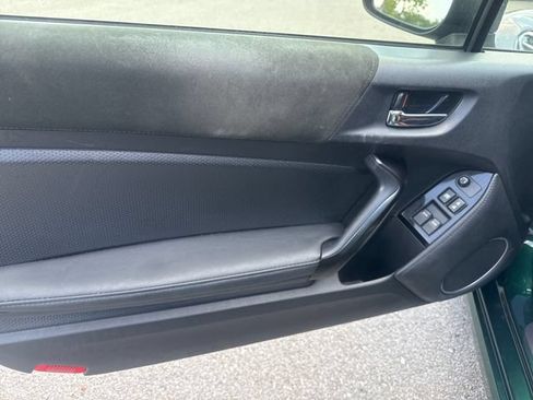 Used 2020 Toyota 86 RWD image 9