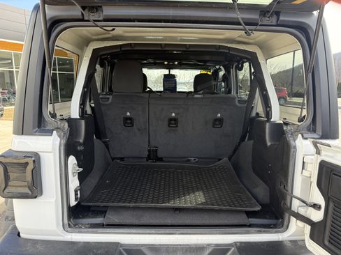 Used 2023 Jeep Wrangler Unlimited Sport AWD/4WD image 9
