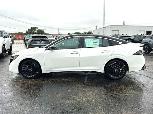New 2026 Nissan Sentra SR w/ SR All Weather Package FWD image 5