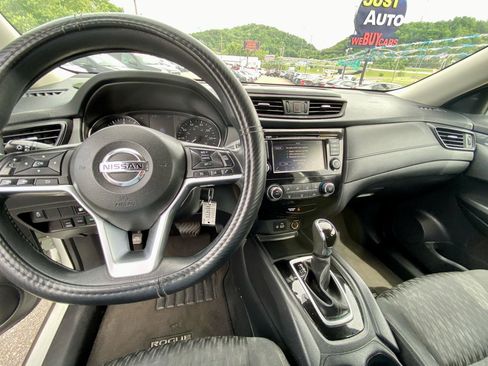 Used 2018 Nissan Rogue S AWD/4WD image 24