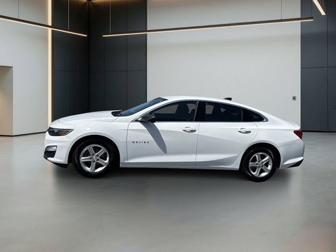 Used 2023 Chevrolet Malibu LS FWD image 2