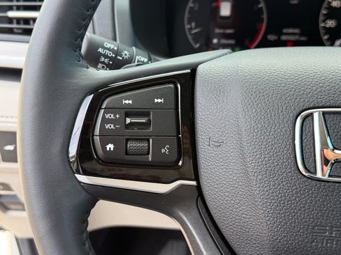 Certified 2026 Honda Odyssey EX-L image 18