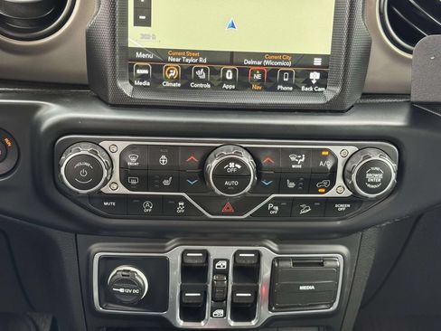 Used 2020 Jeep Wrangler Unlimited Sport S w/ Sun And Sound Package AWD/4WD image 5