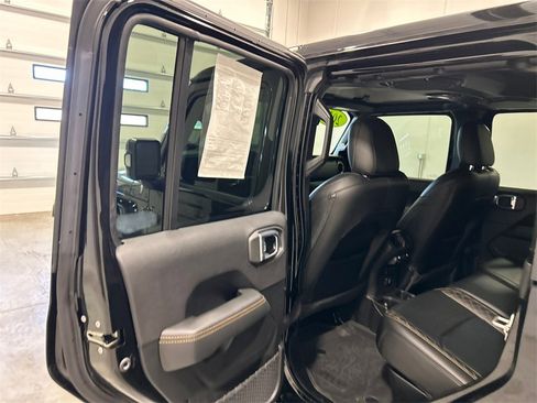 Used 2023 Jeep Gladiator Overland image 32